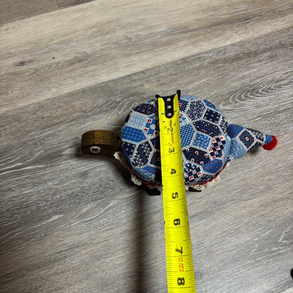 Handmade Wooden Turtle Pin Cushion Sewing Tool Fabric Patchwork Blue Red - Picture 10 of 10